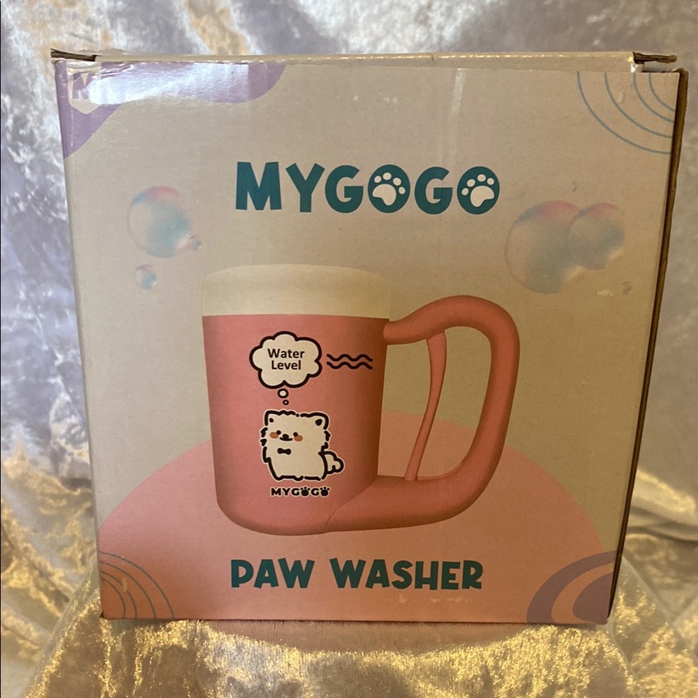 MyGOGO Pink Pet paw washer.